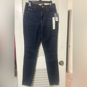 Brand new from Target with tags. Size 2R.